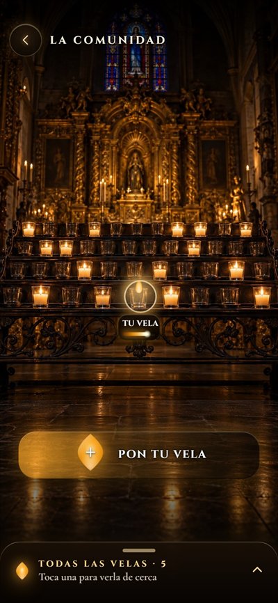 Altar de la comunidad: muchísimas velas encendidas por personas de muchos lugares